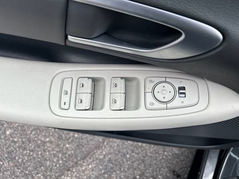 Used 2025 Hyundai Sonata SEL FWD image 16