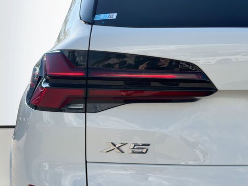 Certified 2025 BMW X5 xDrive40i image 11