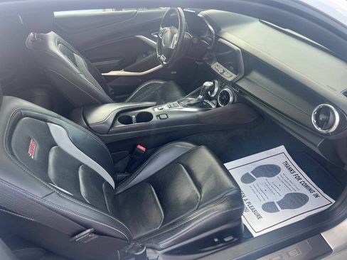 Used 2018 Chevrolet Camaro SS RWD image 10
