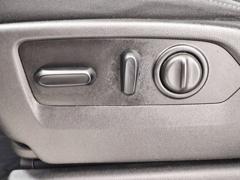 Used 2020 Chevrolet Silverado 1500 LT Trail Boss image 13