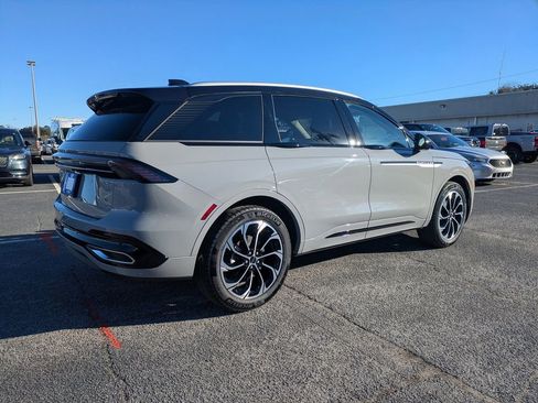 New 2026 Lincoln Nautilus Reserve image 4