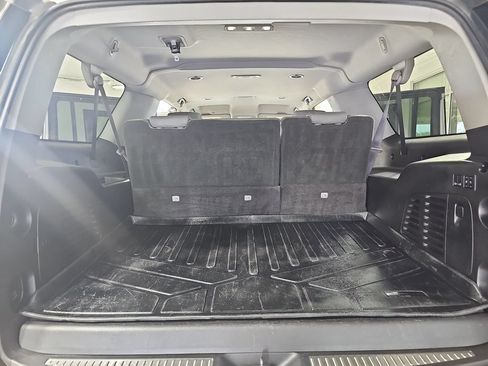 Used 2017 Chevrolet Suburban LT w/ Luxury Package AWD/4WD image 17