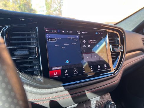 Used 2024 Dodge Durango GT image 28