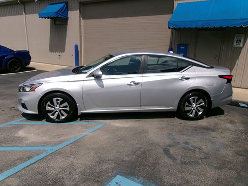 Used 2020 Nissan Altima 2.5 S image 4