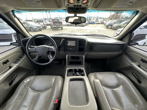 Used 2005 Chevrolet Tahoe LS w/ Preferred Equipment Group AWD/4WD image 4