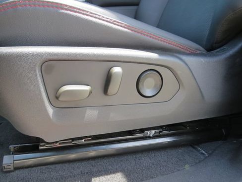 Used 2024 Chevrolet Colorado Z71 w/ Z71 Convenience Package 2 AWD/4WD image 14