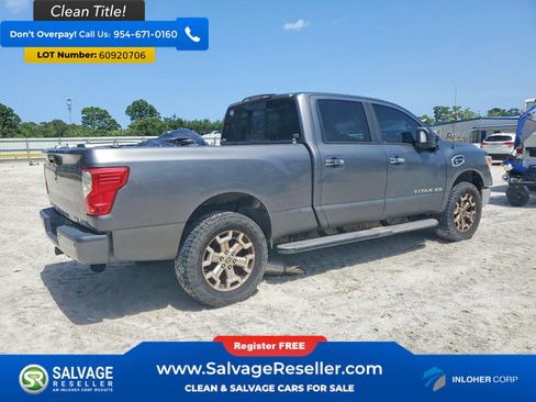 Used 2018 Nissan Titan SV w/ SV Convenience Package AWD/4WD image 4