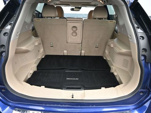 Used 2018 Nissan Rogue SL w/ Premium Package image 11