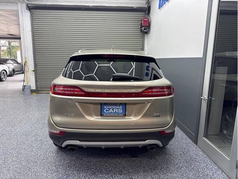 Used 2015 Lincoln MKC FWD image 2
