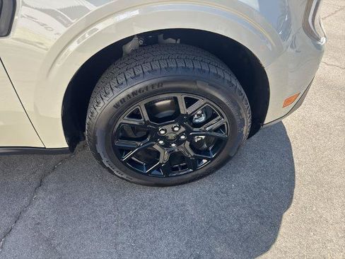Certified 2025 Ford Maverick Lariat w/ Black Appearance Package AWD/4WD image 6