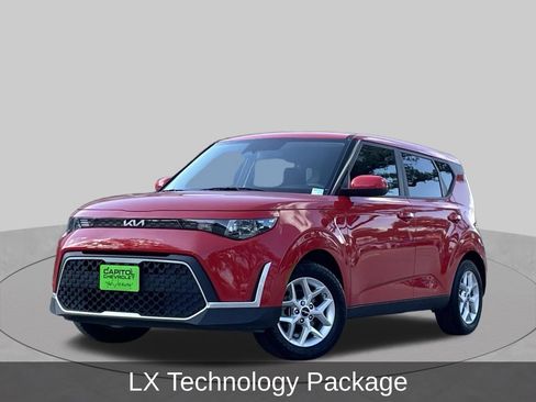 Used 2024 Kia Soul LX w/ Option Group 015 FWD image 2