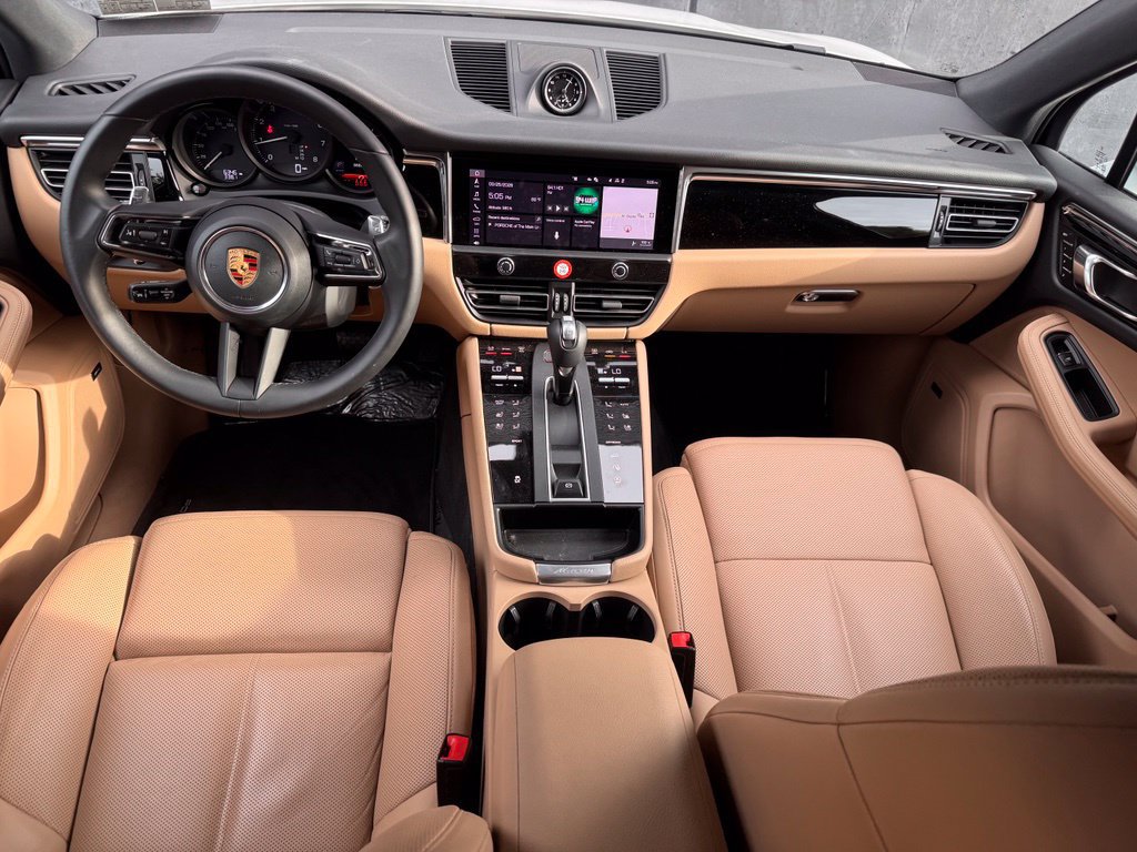 Certified 2026 Porsche Macan AWD/4WD image 23