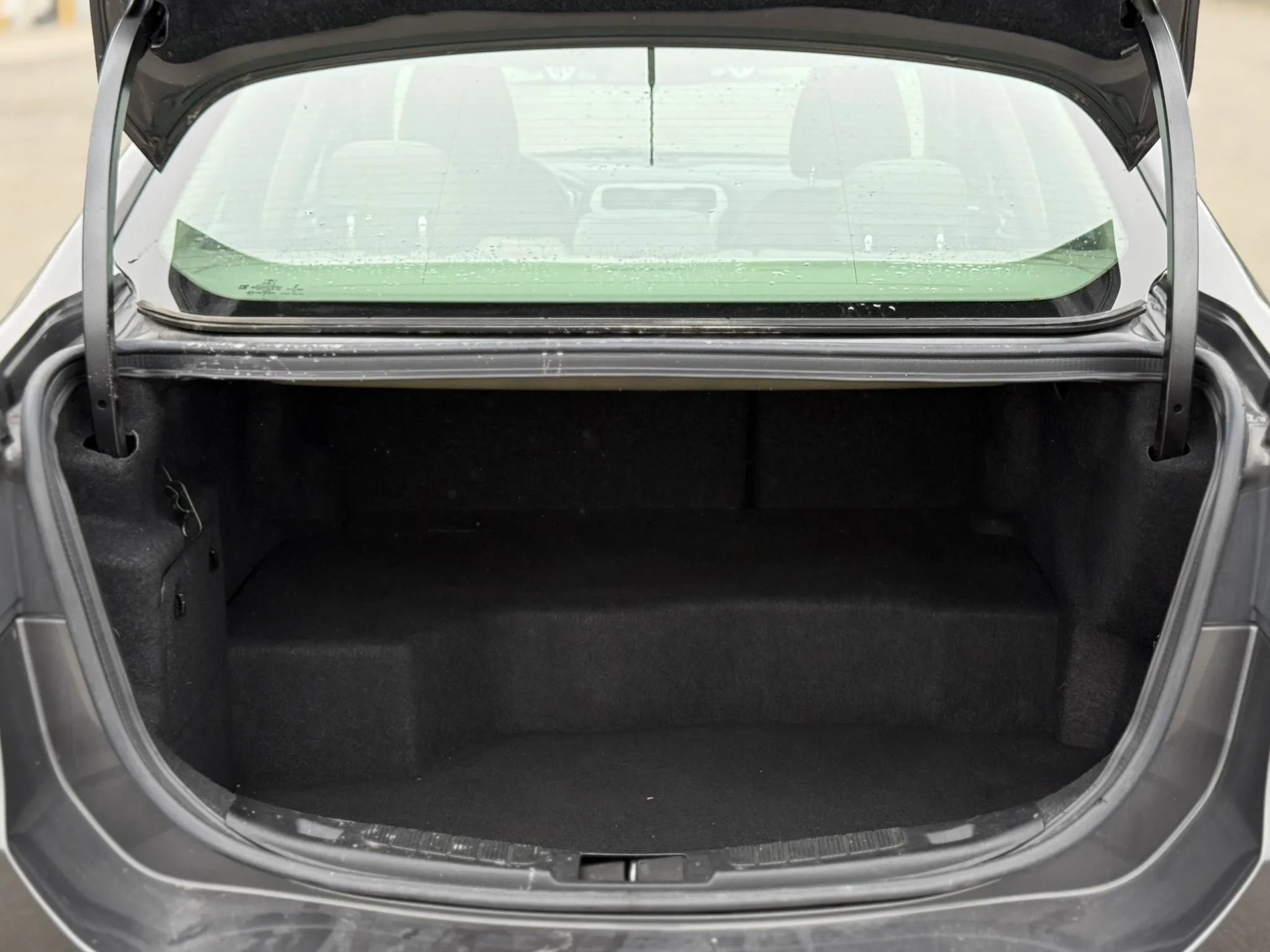Used 2017 Ford Fusion SE FWD image 28