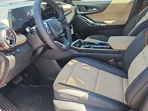 New 2026 Chevrolet Equinox ACTIV w/ Convenience Package III FWD image 4