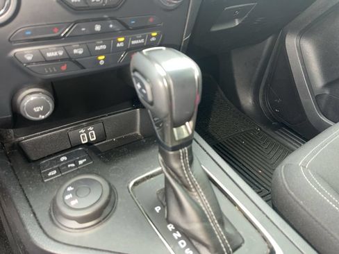 Used 2019 Ford Ranger XLT w/ Equipment Group 302A Luxury AWD/4WD image 17