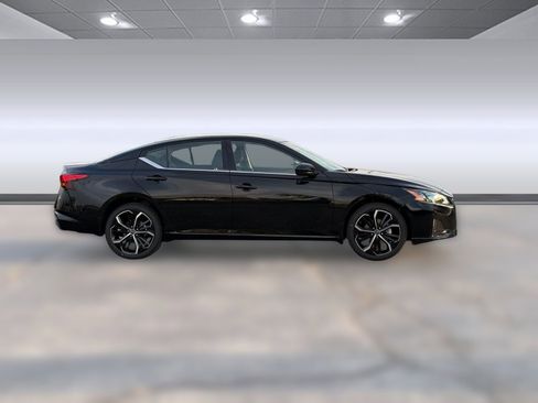 New 2025 Nissan Altima 2.5 SR image 7