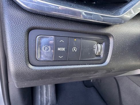 Used 2025 GMC Acadia Elevation image 21