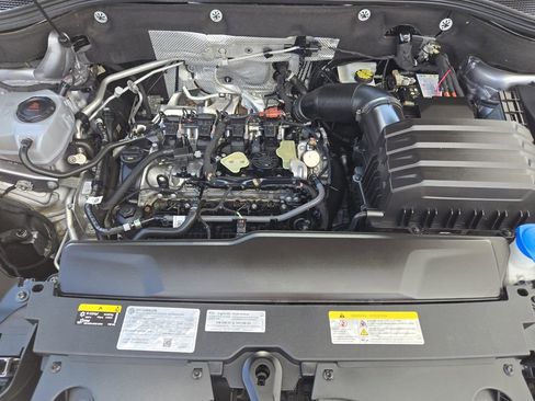 Used 2024 Volkswagen Atlas SE image 32