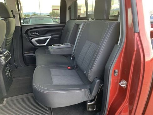 Used 2019 Nissan Titan SV w/ SV Convenience Package image 35