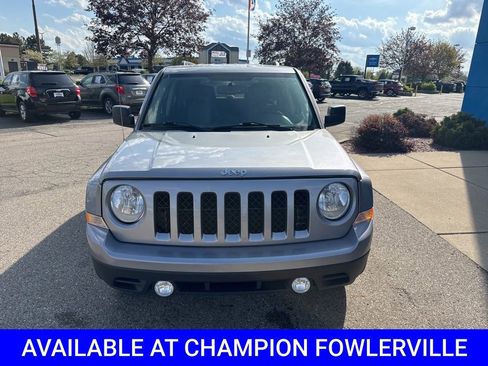 Used 2014 Jeep Patriot Latitude AWD/4WD image 8