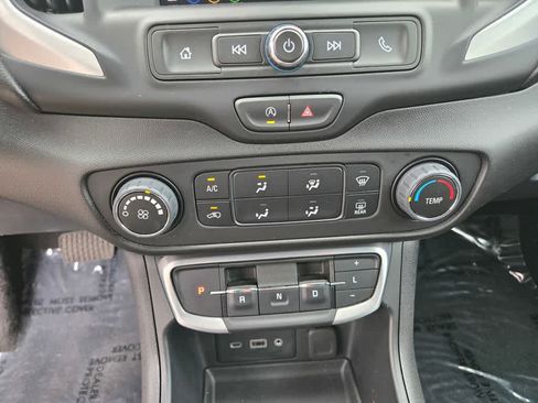 Used 2024 GMC Terrain SLE AWD/4WD image 14