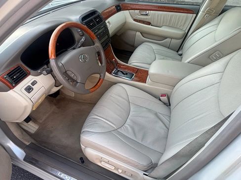Used 2003 Lexus LS 430 RWD image 17