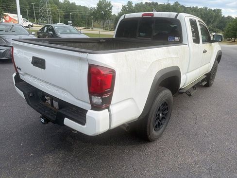 Used 2019 Toyota Tacoma SR w/ SX Package AWD/4WD image 5