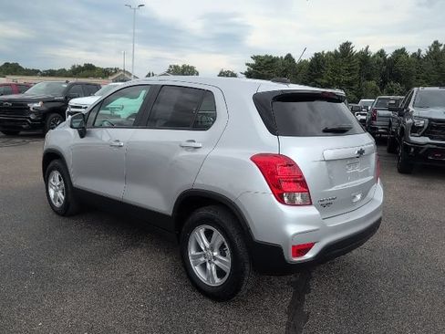 Used 2022 Chevrolet Trax LS w/ Tint and Cruise Package AWD/4WD image 4