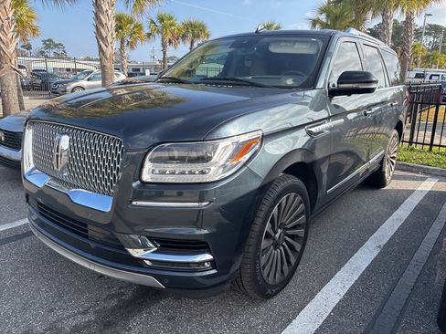 Used 2021 Lincoln Navigator Reserve w/ Luxury Package image 2