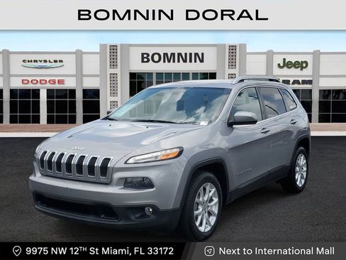Used 2018 Jeep Cherokee Latitude image 1