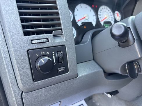 Used 2006 Dodge Ram 1500 Truck SLT image 16