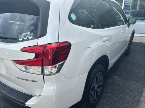 Used 2023 Subaru Forester Premium AWD/4WD image 4