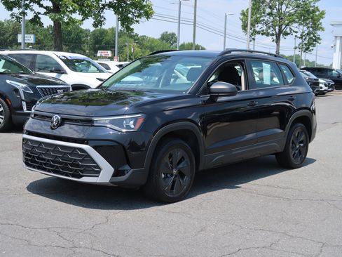 Used 2025 Volkswagen Taos S FWD image 5
