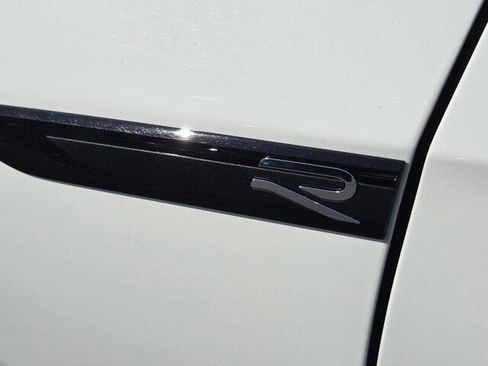 Used 2024 Volkswagen Golf R image 36