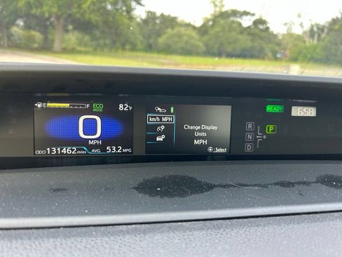 Used 2021 Toyota Prius LE FWD image 22