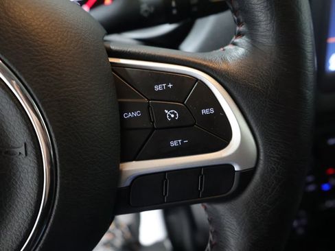Used 2019 Jeep Renegade Trailhawk w/ LED Lighting Group AWD/4WD image 34
