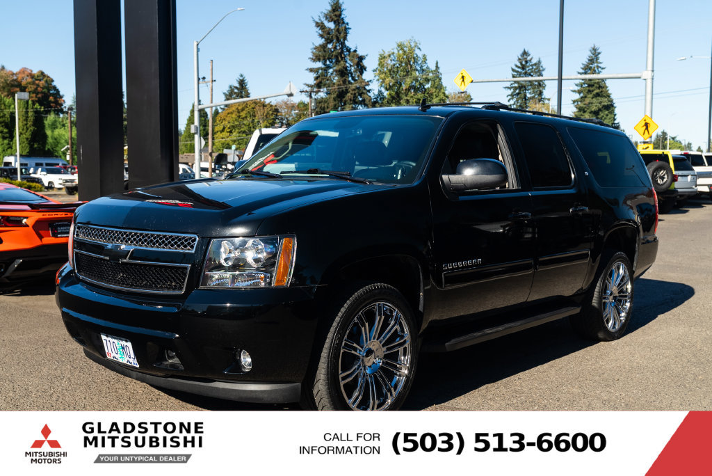 Used 2012 Chevrolet Suburban LT w/ Luxury Package AWD/4WD image 4