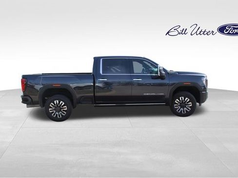 Used 2025 GMC Sierra 2500 Denali Ultimate image 4