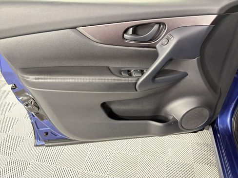 Used 2022 Nissan Rogue Sport S image 12