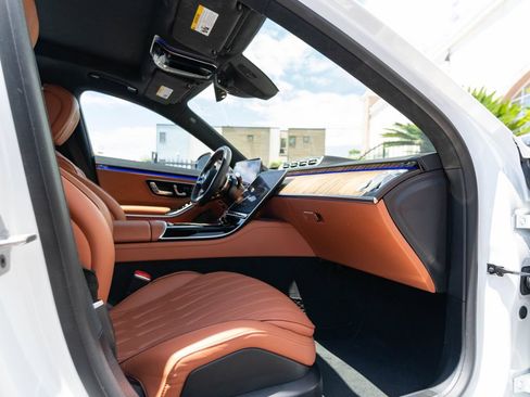 Used 2024 Mercedes-Benz S 63 AMG S image 32