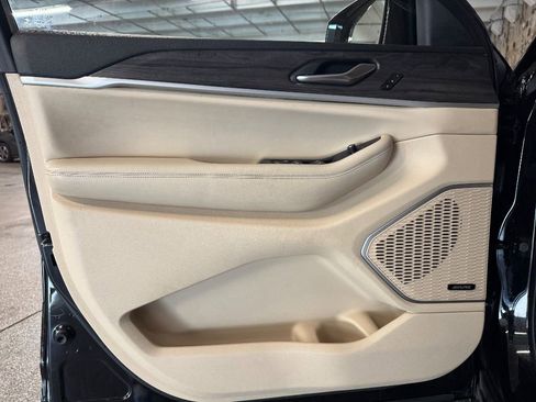 Used 2021 Jeep Grand Cherokee L Limited image 15