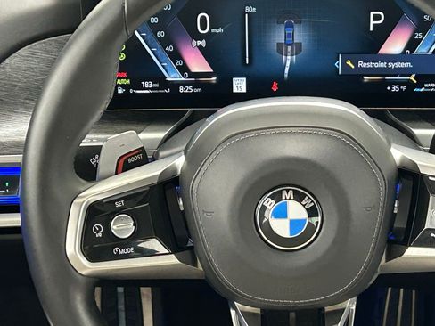 Used 2023 BMW 760i xDrive image 11