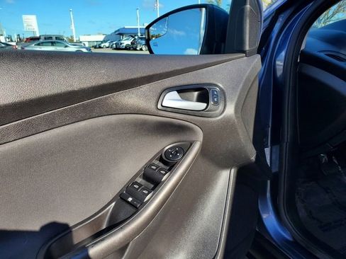 Used 2018 Ford Focus SEL w/ Cold Weather Package image 8