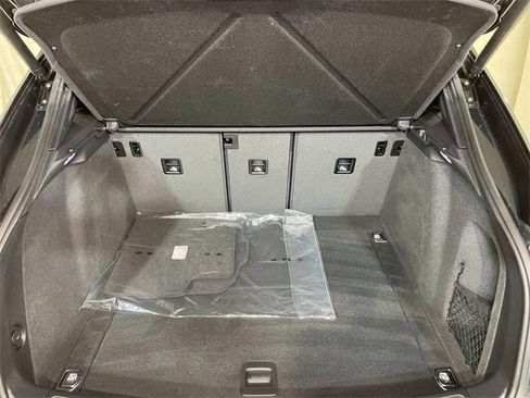 Used 2025 Porsche Macan image 20