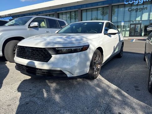 Certified 2023 Honda Accord EX image 10