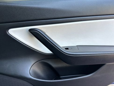 Used 2020 Tesla Model 3 Standard Range Plus RWD image 18