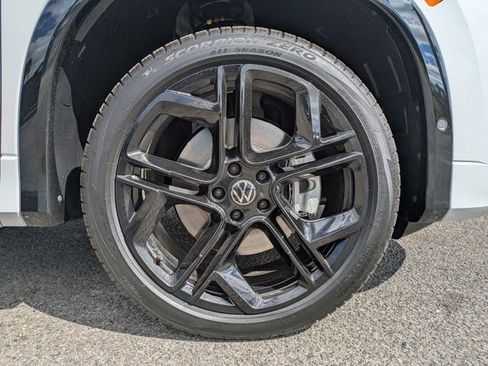 New 2026 Volkswagen Tiguan SE R-Line AWD/4WD image 11
