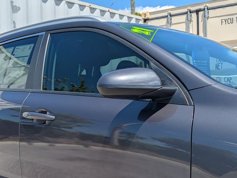 Used 2021 Kia Niro LXS image 10