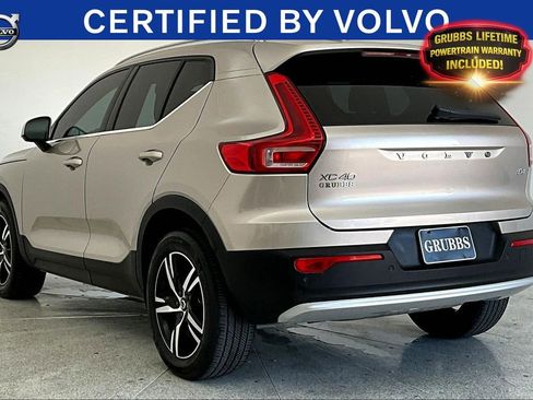 Used 2023 Volvo XC40 B4 Plus FWD image 17