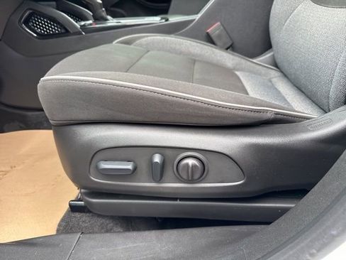 Used 2022 Chevrolet TrailBlazer LT w/ Convenience Package image 11